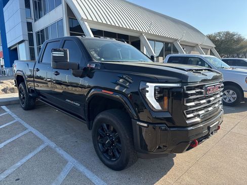 Used 2025 GMC Sierra 2500 AT4 w/ AT4 Premium Plus Package image 3