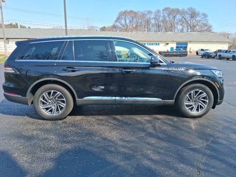 Used 2023 Lincoln Aviator AWD w/ Class IV Trailer Tow Package image 6