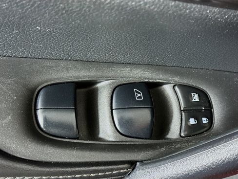 Used 2021 Nissan Rogue Sport S FWD image 23