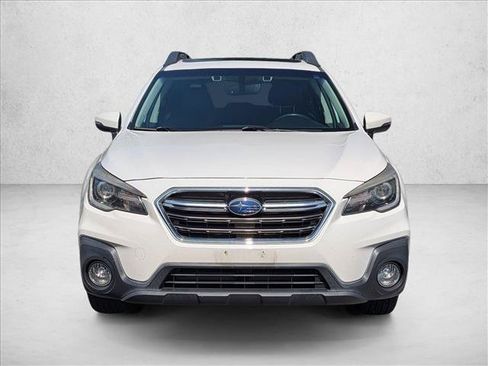 Used 2018 Subaru Outback 3.6R Limited AWD/4WD image 2