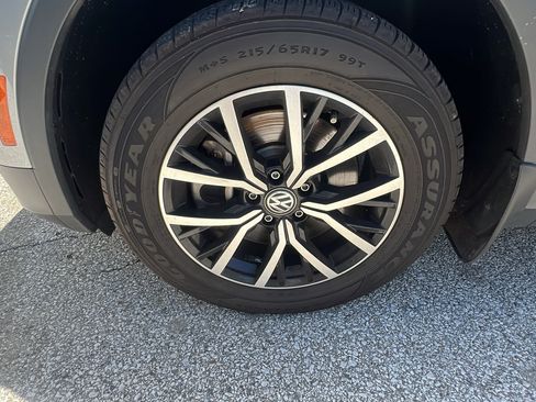 Used 2021 Volkswagen Tiguan S AWD/4WD image 9