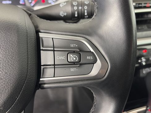 Used 2022 Jeep Compass Latitude AWD/4WD image 34