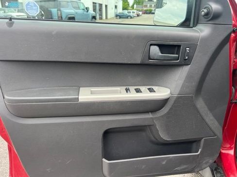Used 2011 Ford Escape XLT FWD image 18
