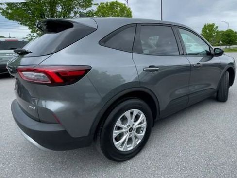Used 2025 Ford Escape Active AWD/4WD image 2