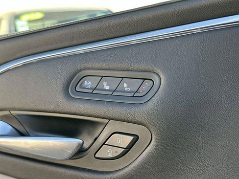 Used 2024 Cadillac Escalade Premium Luxury RWD image 40