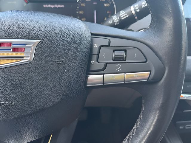 Used 2023 Cadillac XT4 Luxury w/ Cold Weather Package FWD image 19