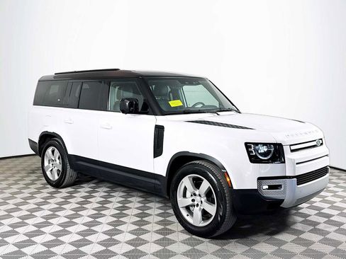 Used 2023 Land Rover Defender 130 SE image 3