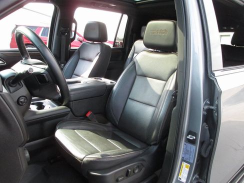 Used 2023 Chevrolet Suburban High Country image 20