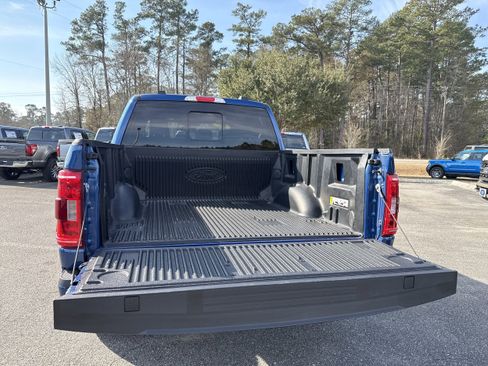 Certified 2022 Ford F150 XLT w/ Equipment Group 302A High image 9