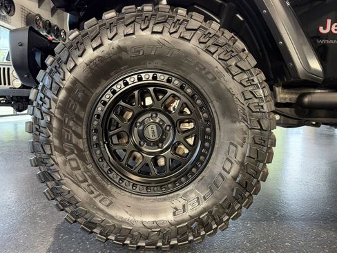 Used 2024 Jeep Wrangler Unlimited Rubicon w/ Capability Package image 25