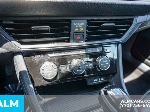 Used 2024 Volkswagen Jetta SE FWD image 43