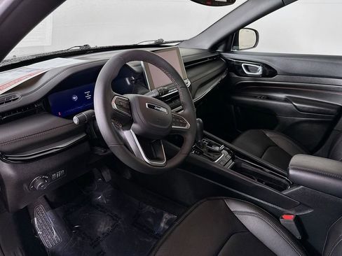 Certified 2025 Jeep Compass Trailhawk w/ Trailhawk Elite Group image 17