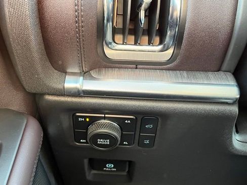 New 2025 Ford Expedition Max Platinum w/ Platinum Ultimate Package image 32