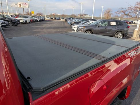 Used 2021 Toyota Tacoma TRD Sport image 12