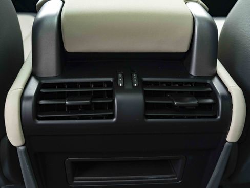 Used 2024 Land Rover Defender 110 X-Dynamic SE AWD/4WD image 42