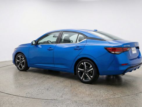 Used 2025 Nissan Sentra SV image 6