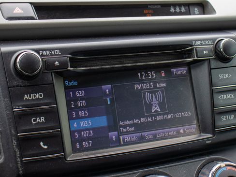 Used 2018 Toyota RAV4 LE image 28