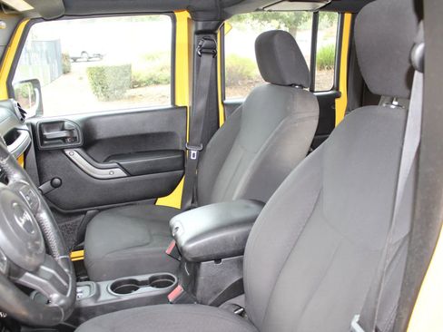 Used 2015 Jeep Wrangler Unlimited Sport w/ Connectivity Group image 14