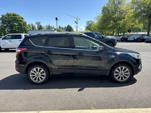 Used 2018 Ford Escape Titanium w/ Ford Safe & Smart Package AWD/4WD image 5