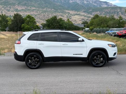 Used 2020 Jeep Cherokee Latitude Plus AWD/4WD image 8