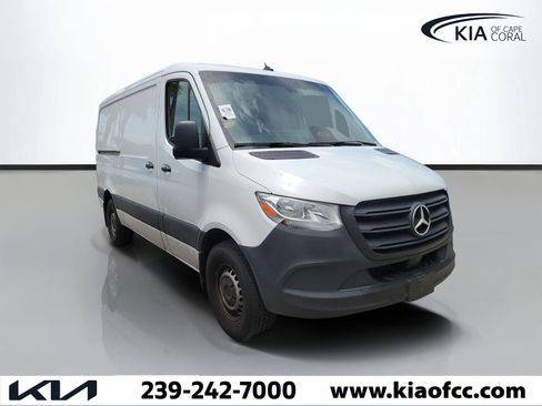 Used 2025 Mercedes-Benz Sprinter 2500 image 1