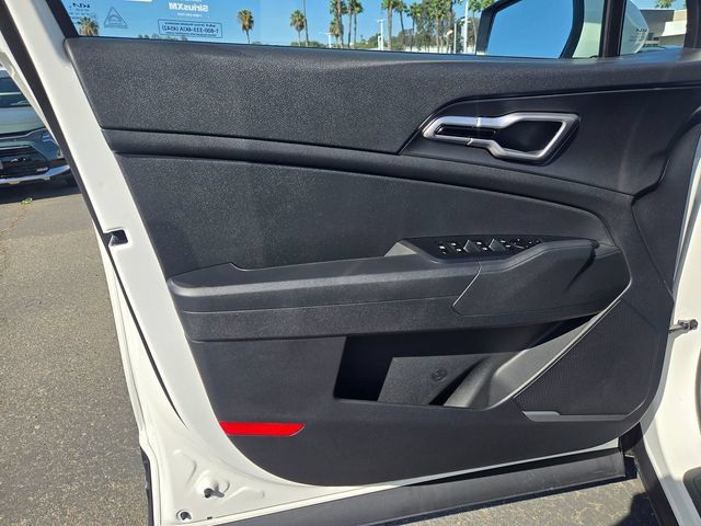New 2027 Kia Sportage LX FWD image 8