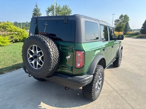 Used 2023 Ford Bronco Badlands AWD/4WD image 3