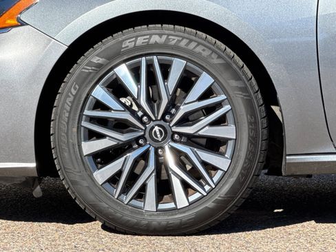 Used 2023 Nissan Altima 2.5 SV image 29