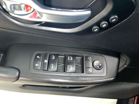 Used 2021 Jeep Cherokee Trailhawk w/ Sun, Sound & Nav Group AWD/4WD image 13