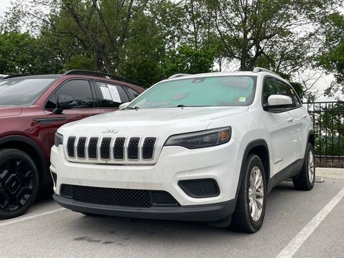 Used 2020 Jeep Cherokee Latitude FWD image 3