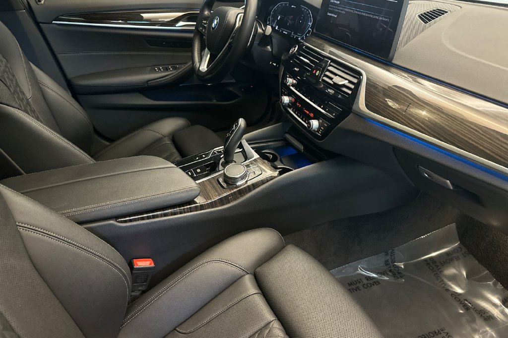 Used 2023 BMW 530e w/ Executive Package RWD image 15