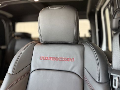 Used 2025 Jeep Gladiator Rubicon image 13