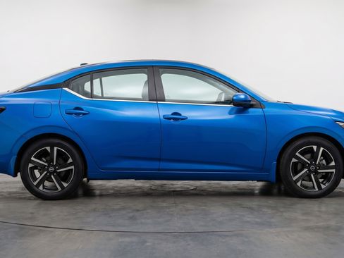 Used 2025 Nissan Sentra SV image 11