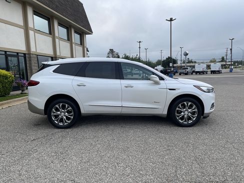 Used 2019 Buick Enclave Avenir w/ Avenir Technology Package AWD/4WD image 2