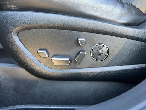 Used 2017 Lincoln MKX Reserve w/ Driver Assistance Package image 14