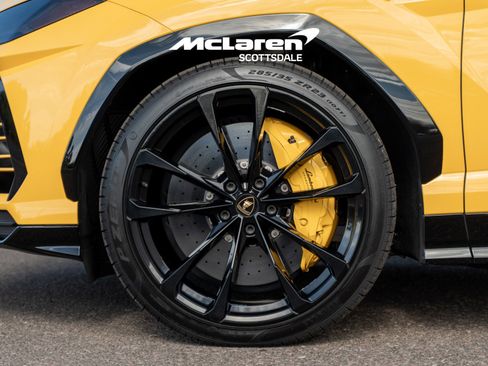 Used 2021 Lamborghini Urus image 31