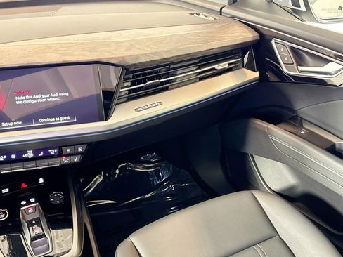 Used 2025 Audi Q4 e-tron Premium Plus image 21