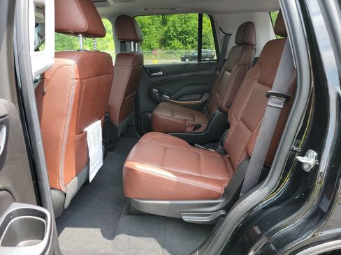 Used 2019 Chevrolet Tahoe Premier w/ Premier Plus Edition AWD/4WD image 16