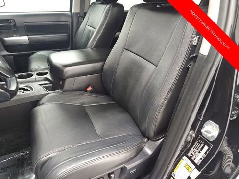 Used 2018 Toyota Sequoia TRD Sport AWD/4WD image 15