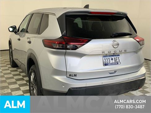 Used 2024 Nissan Rogue S image 7