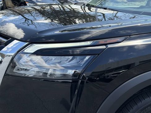 Certified 2025 Nissan Pathfinder SV AWD/4WD image 32