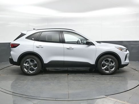 Used 2026 Ford Escape ST-Line AWD/4WD image 4