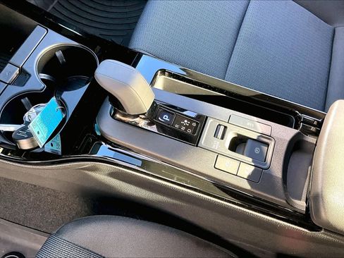 Used 2025 Toyota Prius LE image 15