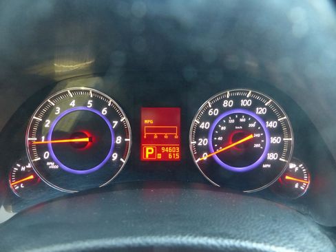 Used 2011 INFINITI FX35 AWD w/ Premium Pkg image 21