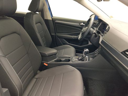 Used 2024 Volkswagen Jetta SE w/ Panoramic Sunroof Package image 21