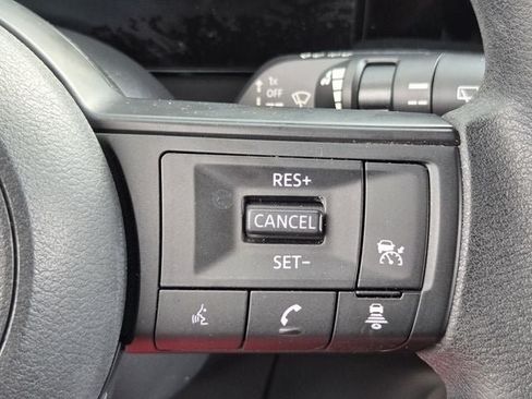 Used 2025 Nissan Kicks SV FWD image 30