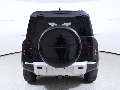 Used 2024 Land Rover Defender 110 S image 6