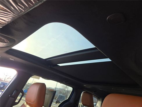 New 2026 Chrysler Pacifica Pinnacle image 30