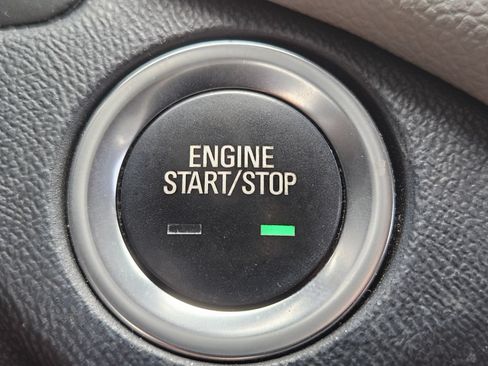 Used 2022 Chevrolet Equinox LS w/ LS Convenience Package FWD image 20