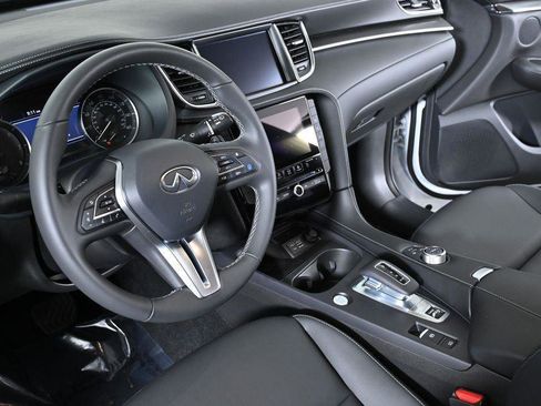 Certified 2025 INFINITI QX50 Pure image 13